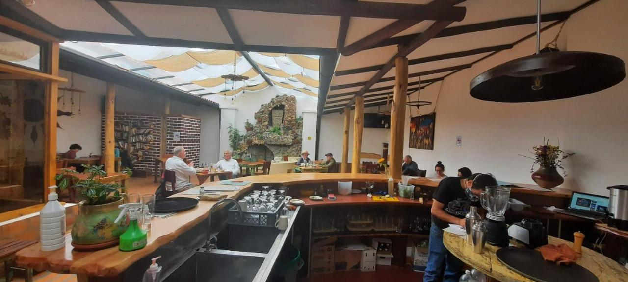קואנקה Hostal Yakumama מראה חיצוני תמונה