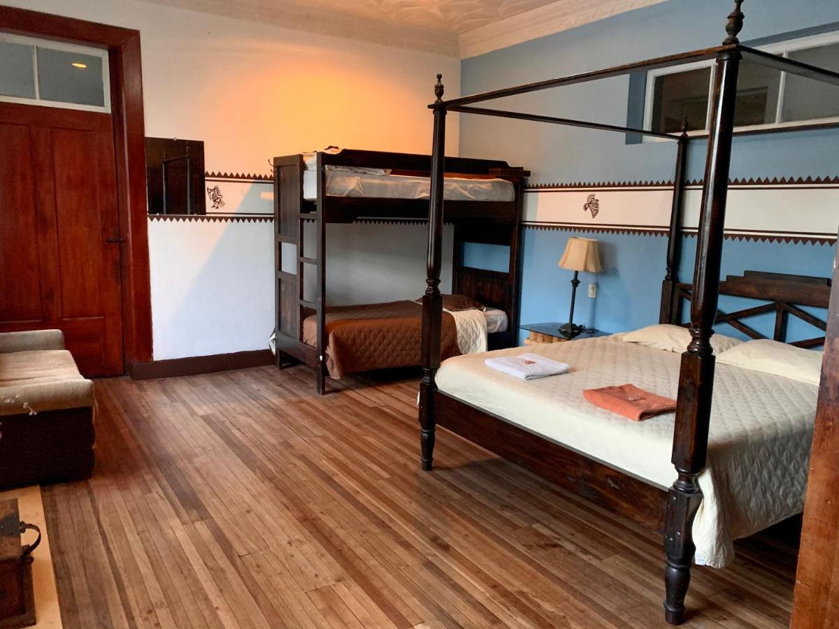 קואנקה Hostal Yakumama מראה חיצוני תמונה
